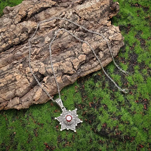 Plata Rubí Star Pendant Collar