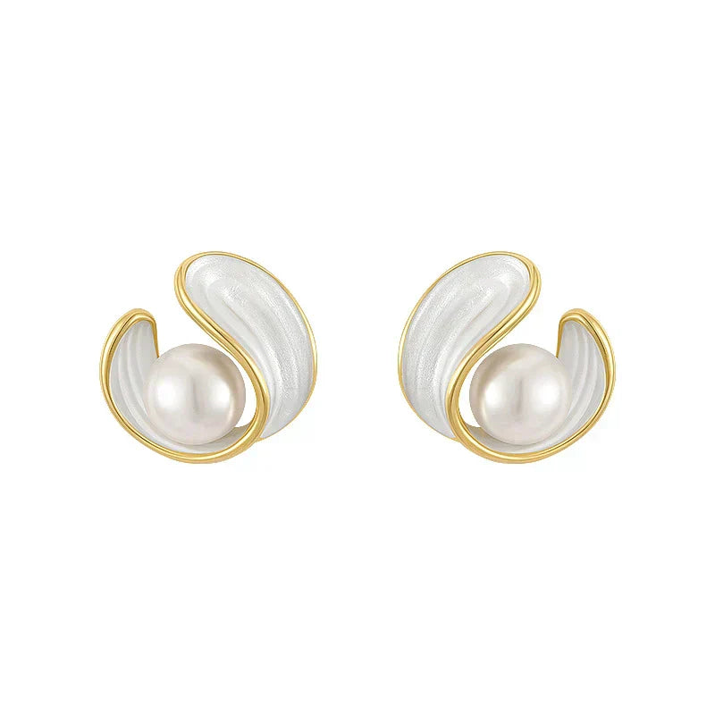 Oro Swirl Perla Aretes de Botón