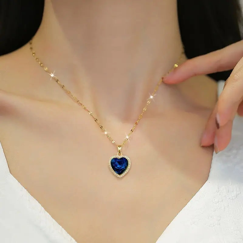 Oro Zafiro Corazón Collar
