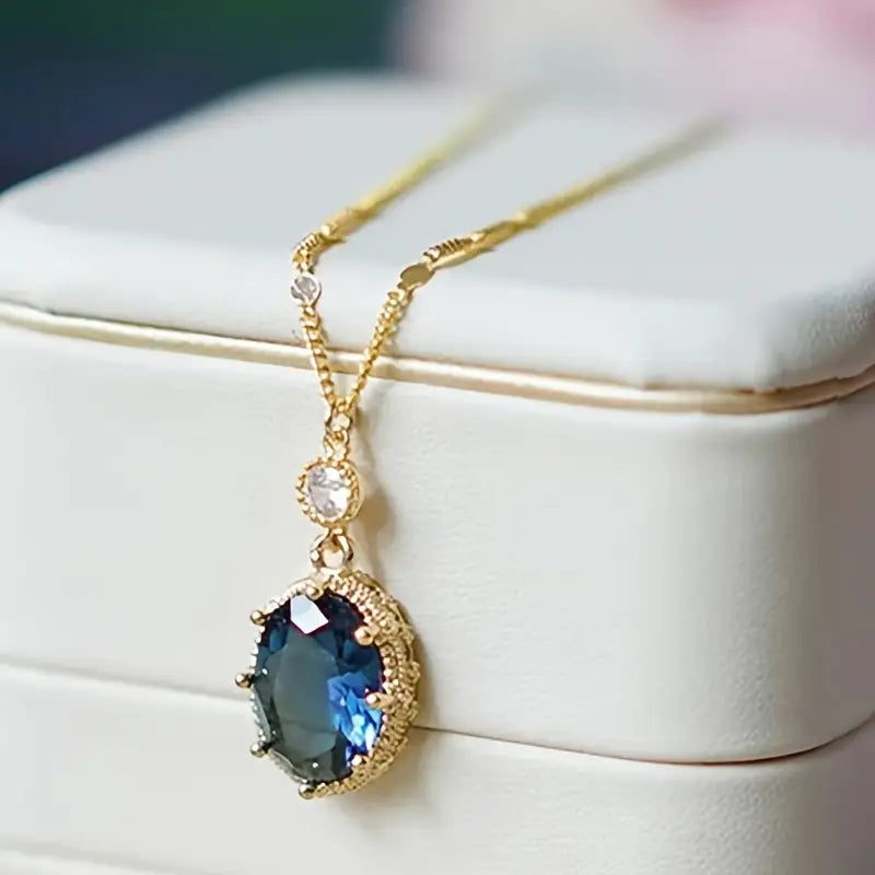 Oro Zafiro Oval Drop Collar